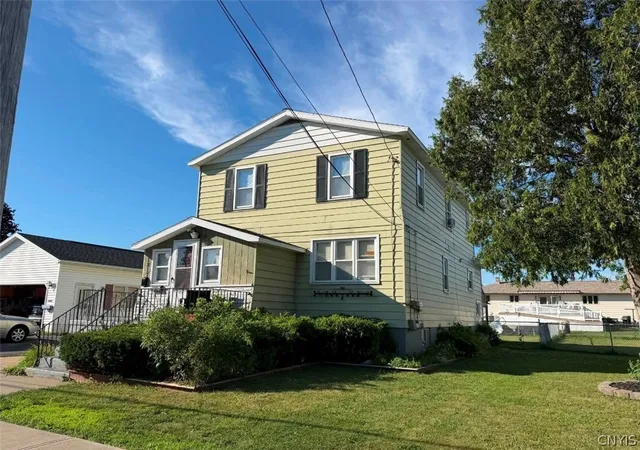 2nd image of 1817 Copperfield St, Utica, NY 13501 | MLS# S1700855