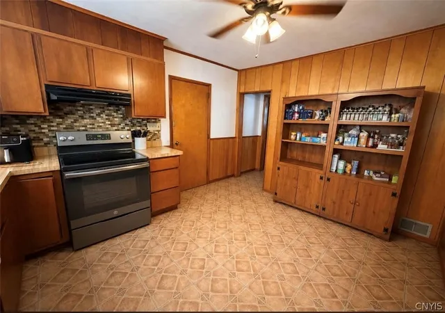 3rd image of 1817 Copperfield St, Utica, NY 13501 | MLS# S1700855
