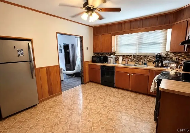 5th image of 1817 Copperfield St, Utica, NY 13501 | MLS# S1700855
