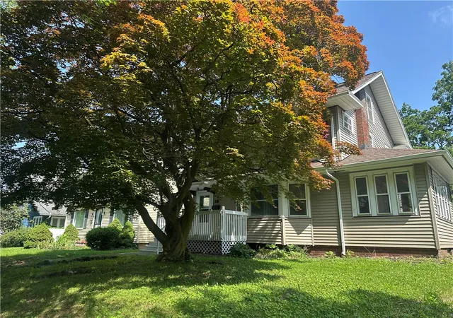 Photo 4 of Sale Pending at 38 Irvington Rd, Rochester, NY 14620 | MLS# R1701001 | Listing updated on 2026-08-04
