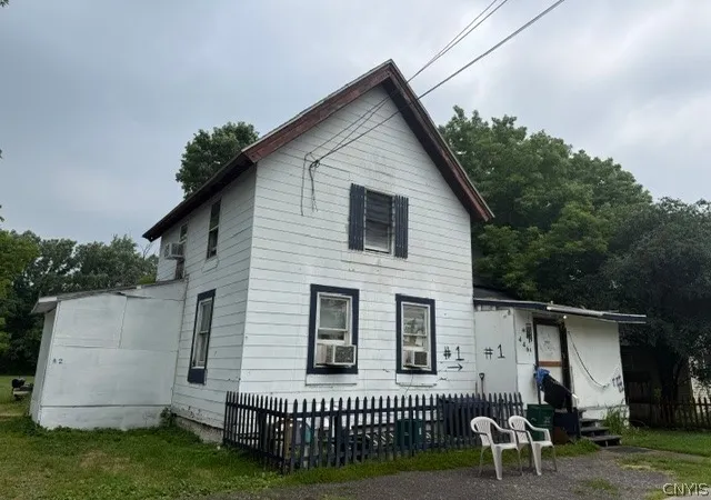 1st image of 446 E Canal St, Canastota, NY 13032 | MLS# S1700974