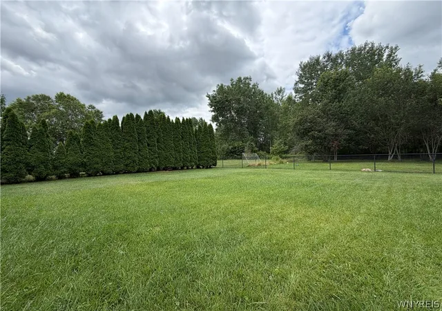 38th image of 7260 Ashley Ln, North Tonawanda, NY 14120 | MLS# B1701123