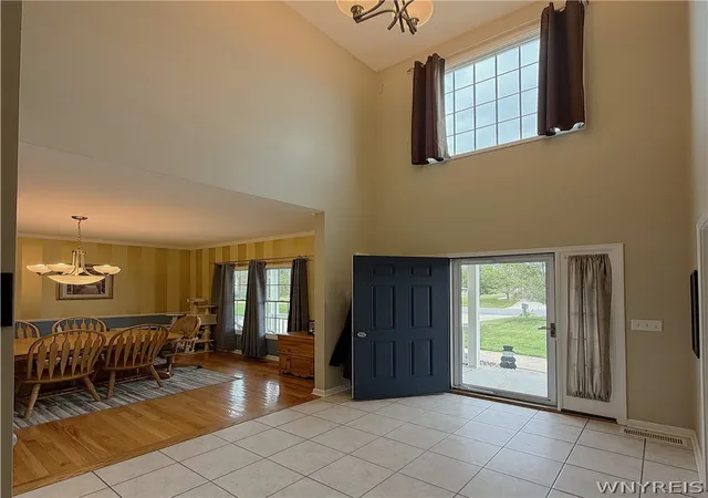 4th image of 7260 Ashley Ln, North Tonawanda, NY 14120 | MLS# B1701123