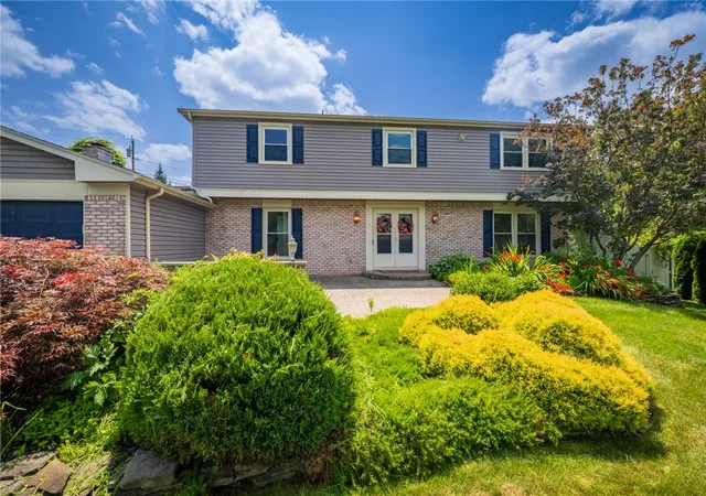2nd image of 19 Warder Dr, Pittsford, NY 14534 | MLS# R1700769