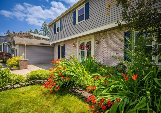3rd image of 19 Warder Dr, Pittsford, NY 14534 | MLS# R1700769