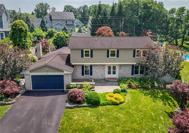 50th image of 19 Warder Dr, Pittsford, NY 14534 | MLS# R1700769