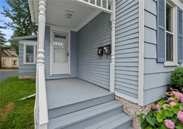 Listing Photo 4 - Condo for sale in building located at 253 Benton St, Rochester, NY 14620