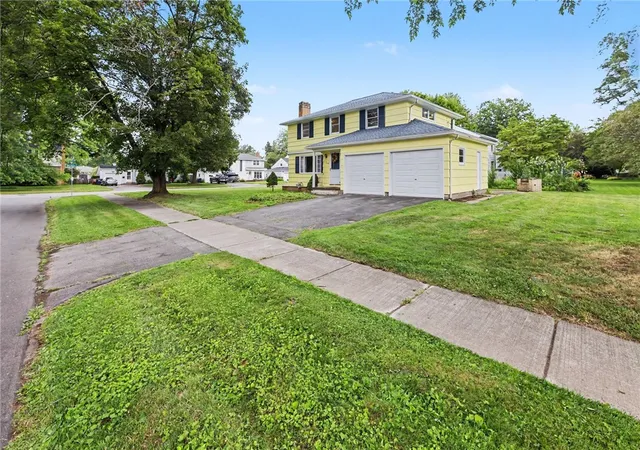 2nd image of 160 Chadwell Rd, Rochester, NY 14609 | MLS# R1700282