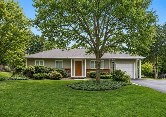 2nd image of 13 Harvest Rd, Fairport, NY 14450 | MLS# R1699042