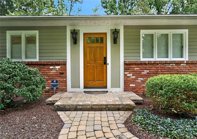 3rd image of 13 Harvest Rd, Fairport, NY 14450 | MLS# R1699042