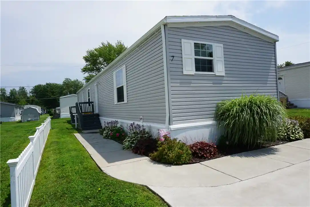 Manufactured home for sale at 7 Farmingdale Dr, Hamlin, NY 14464 | MLS# R1700726