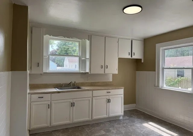 Listing Photo 4 - Condo for sale in building located at 56 Cummings St, Rochester, NY 14609