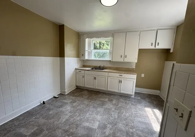 Listing Photo 5 - Condo for sale in building located at 56 Cummings St, Rochester, NY 14609
