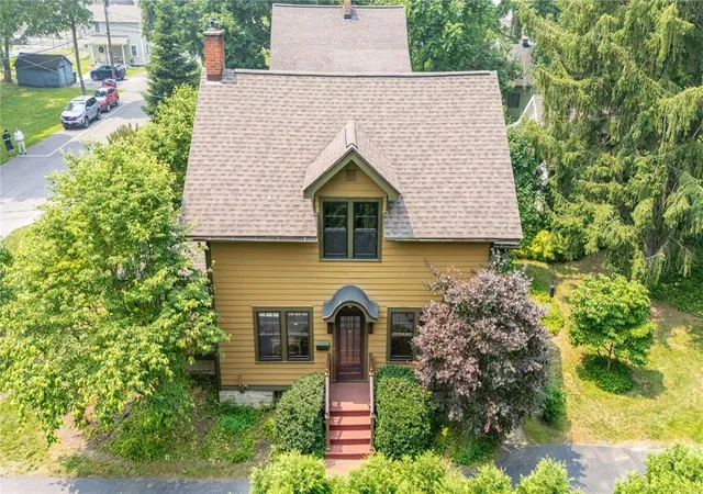 3rd image of 6 Line St, Pittsford, NY 14534 | MLS# R1699726