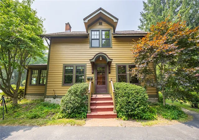 5th image of 6 Line St, Pittsford, NY 14534 | MLS# R1699726