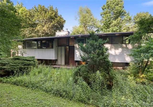 2nd image of 209 Southview Rd, Syracuse, NY 13209 | MLS# S1700818