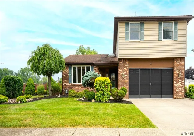 3rd image of 2 Autumn Ln, Depew, NY 14043 | MLS# B1699264