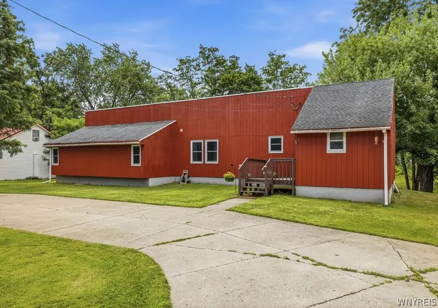1st image of 6550 Tonawanda Creek Rd, Lockport, NY 14094 | MLS# B1691687