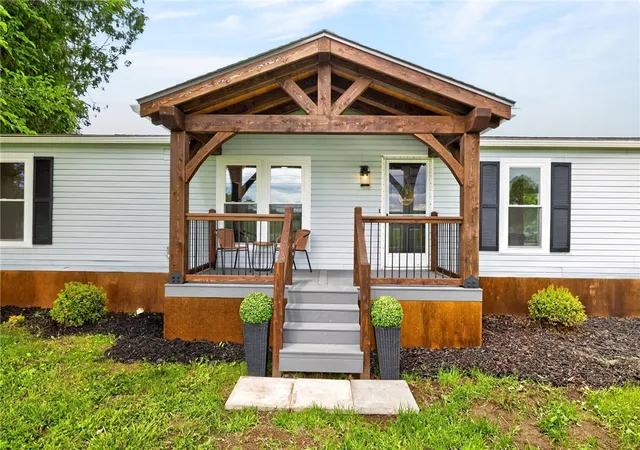 2nd image of 4390 Latting Rd, Shortsville, NY 14548 | MLS# R1701165