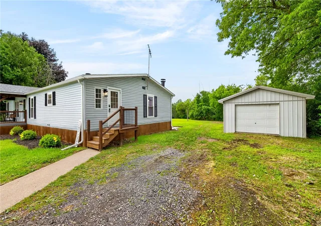 4th image of 4390 Latting Rd, Shortsville, NY 14548 | MLS# R1701165