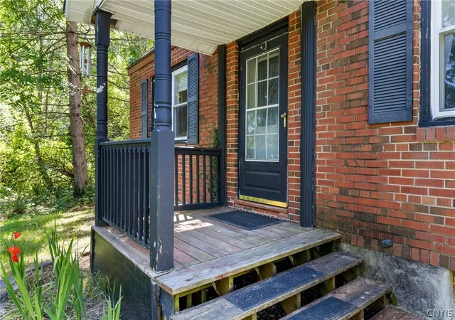 3rd image of 4703 Makyes Rd, Syracuse, NY 13215 | MLS# S1700446