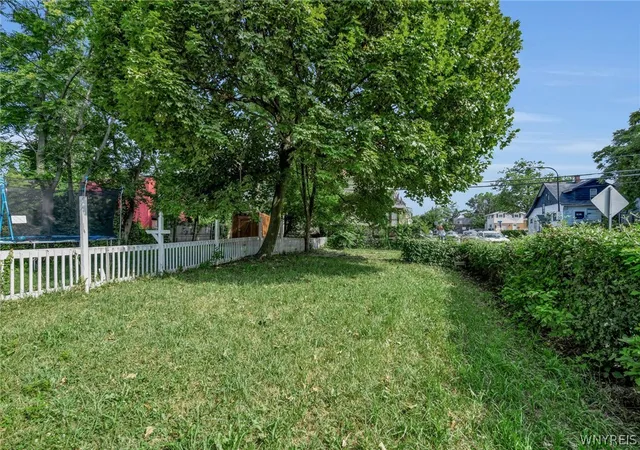 Photo 3 of Single family home for sale at 324 Florida St, Buffalo, NY 14208 | MLS# B1700865 | Listing updated on 2026-07-26