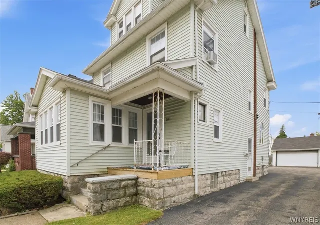 Photo 4 of Single family home for sale at 50 Saranac Ave, Buffalo, NY 14216 | MLS# B1701199 | Listing updated on 2026-07-23