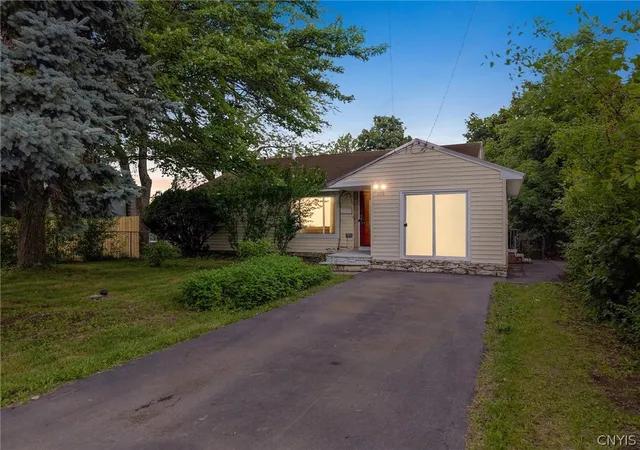 1st image of 513 Mountainview Ave, Syracuse, NY 13224 | MLS# S1700079