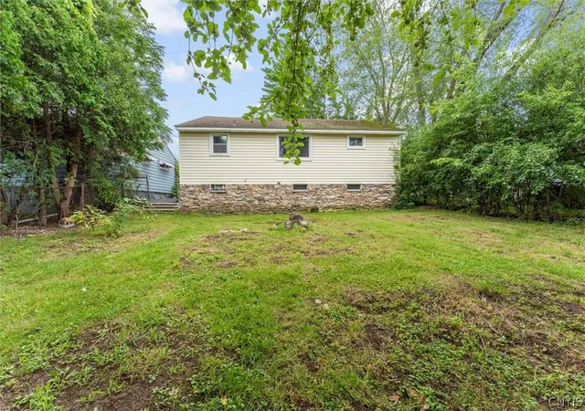 Photo 3 of Sale Pending at 513 Mountainview Ave, Syracuse, NY 13224 | MLS# S1700079 | Listing updated on 2026-08-02