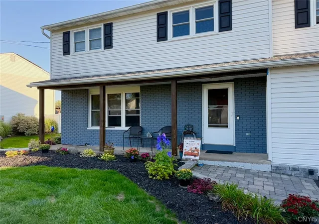 Photo 4 of Sale Pending at 8032 Trina Cir, Clay, NY 13041 | MLS# S1700060 | Listing updated on 2026-07-28