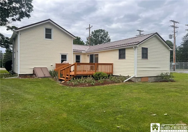 Photo 3 of Single family home for sale at 120 Olean St, Angelica, NY 14709 | MLS# R1695808 | Listing updated on 2026-07-23