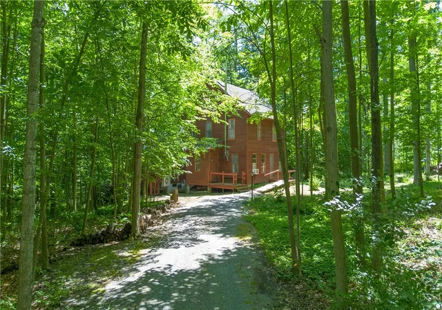 1st image of 4107 Braewood Ln, Geneva, NY 14456 | MLS# R1701244