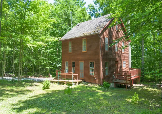 2nd image of 4107 Braewood Ln, Geneva, NY 14456 | MLS# R1701244