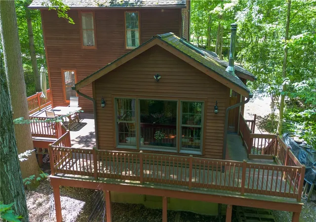 3rd image of 4107 Braewood Ln, Geneva, NY 14456 | MLS# R1701244