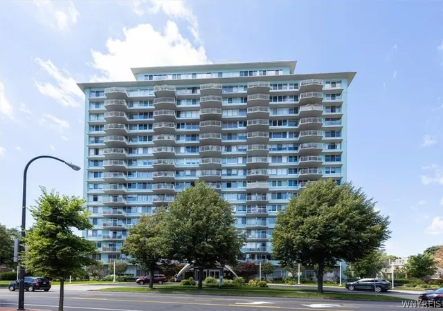 2nd image of 1088 Delaware Ave #4C, Buffalo, NY 14209 | MLS# B1700707