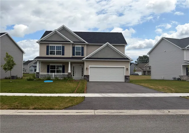 2nd image of 38 Kingsbarn Rd, Henrietta, NY 14586 | MLS# R1699720