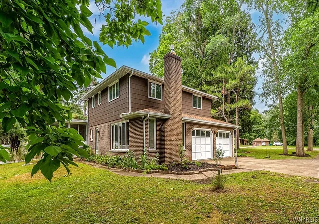 2nd image of 1940 Dodge Rd, East Amherst, NY 14051 | MLS# B1700292