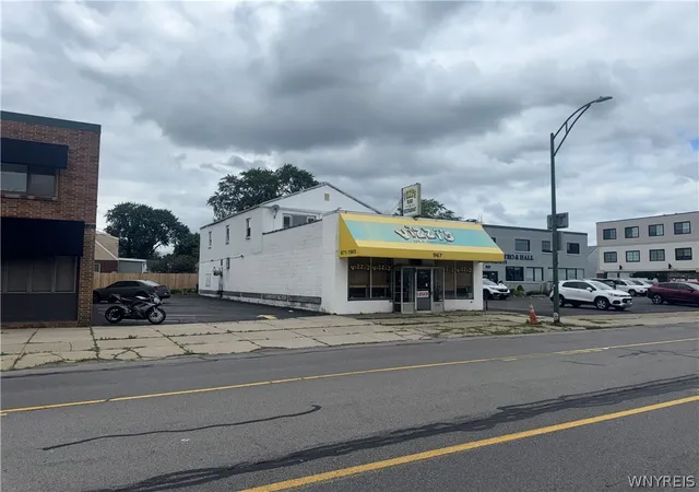 2nd image of 967 Kenmore Ave, Buffalo, NY 14217 | MLS# B1698690