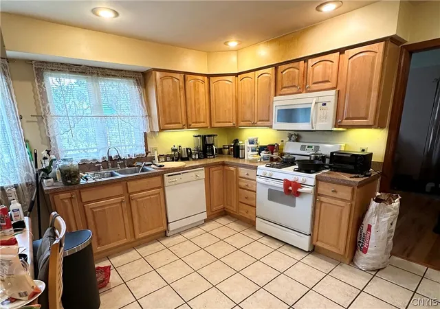 Photo 2 of Sale Pending at 526 Ulster St, Syracuse, NY 13204 | MLS# S1701281 | Listing updated on 2026-07-29