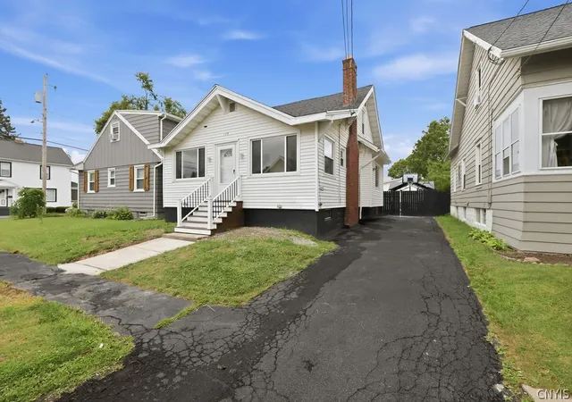 Photo 2 of Sale Pending at 178 Martin St, Syracuse, NY 13208 | MLS# S1700576 | Listing updated on 2026-07-26