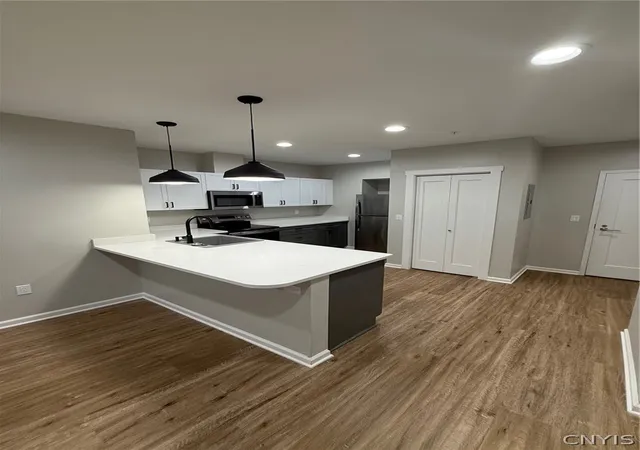 3rd image of 214 Kinne St #109, De Witt, NY 13204 | MLS# S1701309