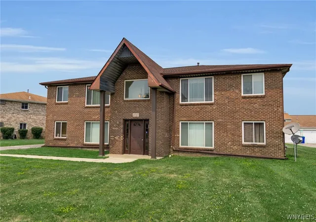 4th image of 2727 Alder Creek Dr S, Wheatfield, NY 14120 | MLS# B1701082