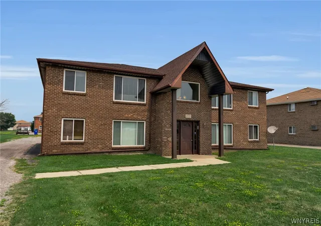 5th image of 2727 Alder Creek Dr S, Wheatfield, NY 14120 | MLS# B1701082
