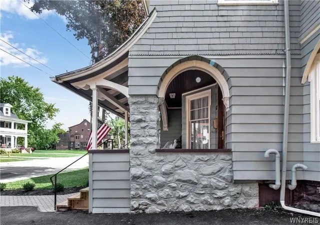 36th image of 623 Buffalo Ave, Niagara Falls, NY 14303 | MLS# B1700971