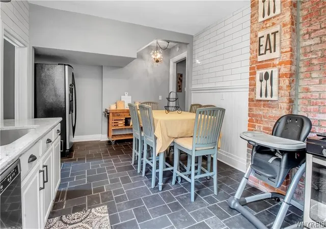 4th image of 623 Buffalo Ave, Niagara Falls, NY 14303 | MLS# B1700971