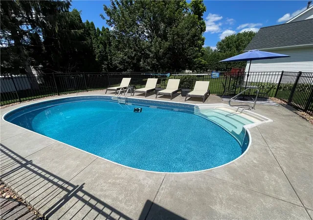 4th image of 10 Woodworth St, Victor, NY 14564 | MLS# R1699825