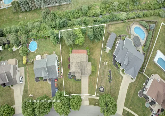 2nd image of 17 Stream View Ln, Lancaster, NY 14086 | MLS# B1701345