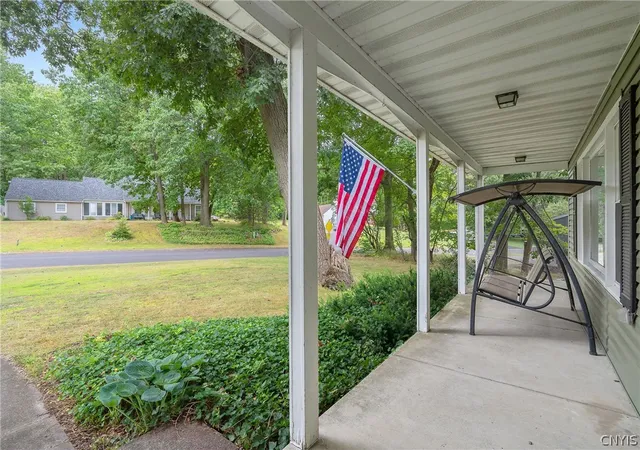 4th image of 46 Burden Dr, Oswego, NY 13126 | MLS# S1699877
