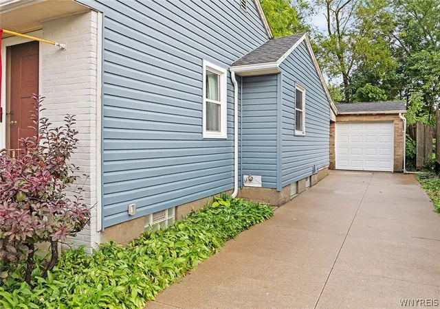 4th image of 166 Walter Ave, Tonawanda, NY 14150 | MLS# B1700893