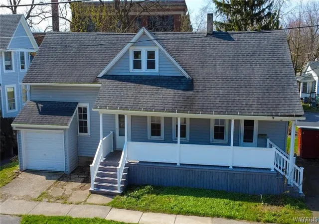 1st image of 3 Oakwood Ave, Lancaster, NY 14086 | MLS# B1701332